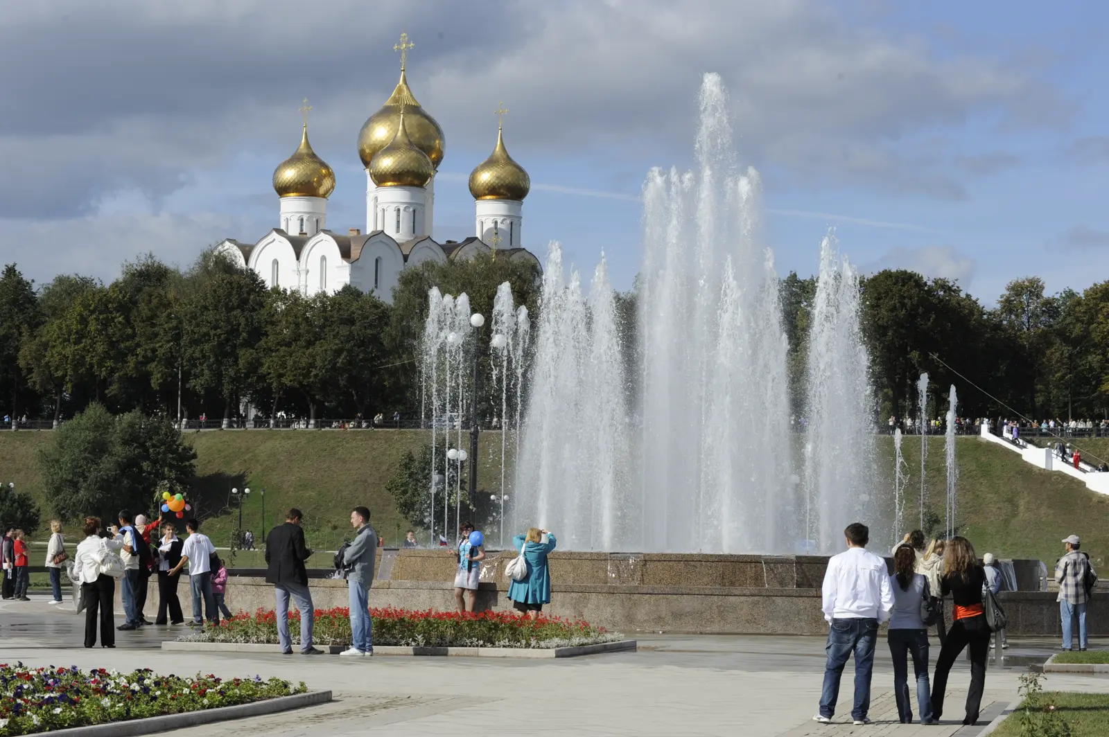 Знакомство с Ярославлем на авто-пешеходной экскурсии в группе